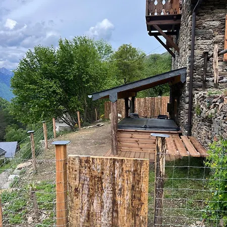 Au Coeur Des Pyrenees Avec Jacuzzi شاليه Melles